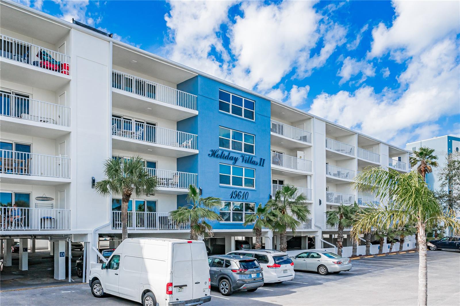 Image 34 of 59 For 19610 Gulf Boulevard 409
