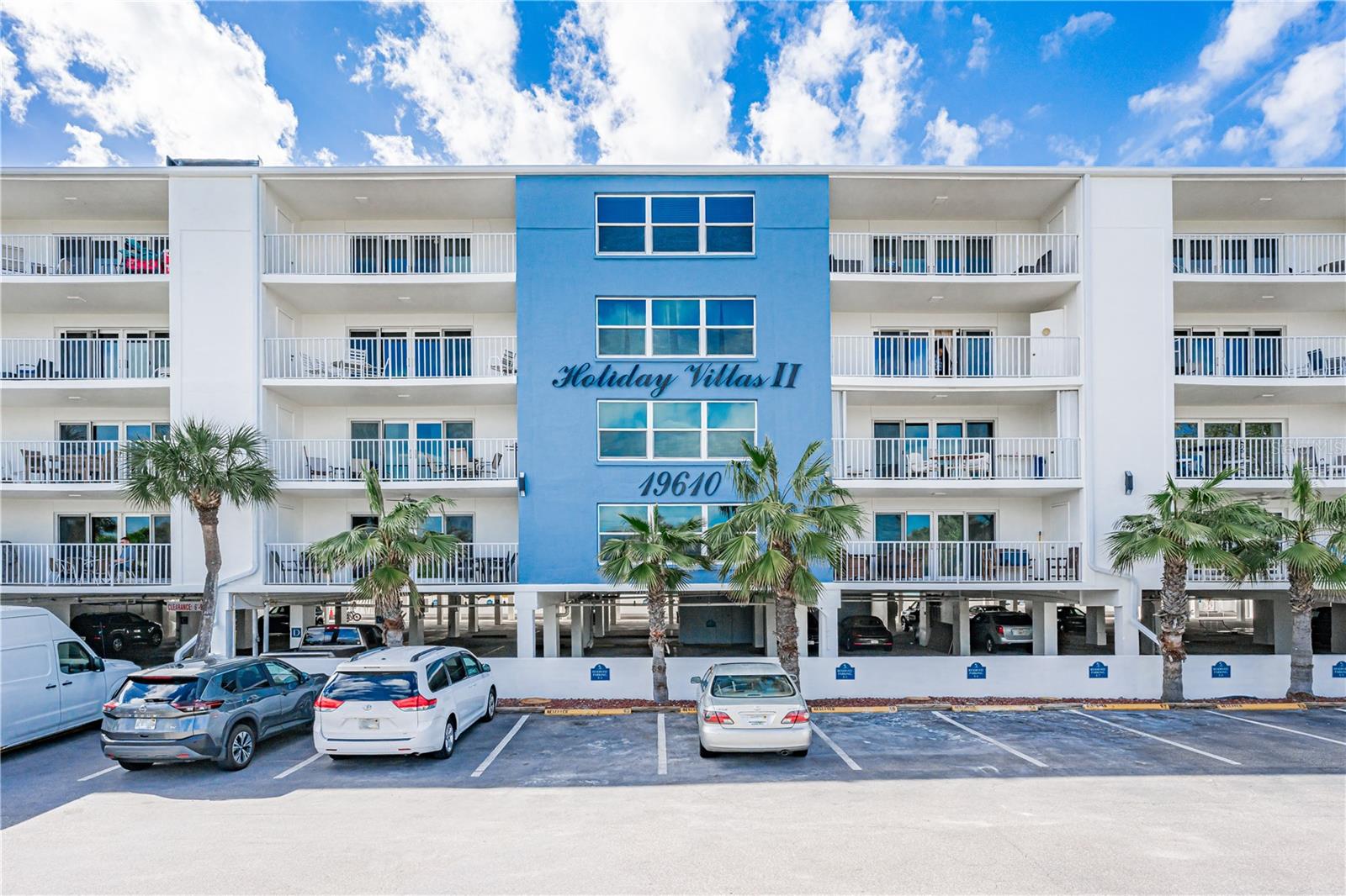 Image 35 of 59 For 19610 Gulf Boulevard 409