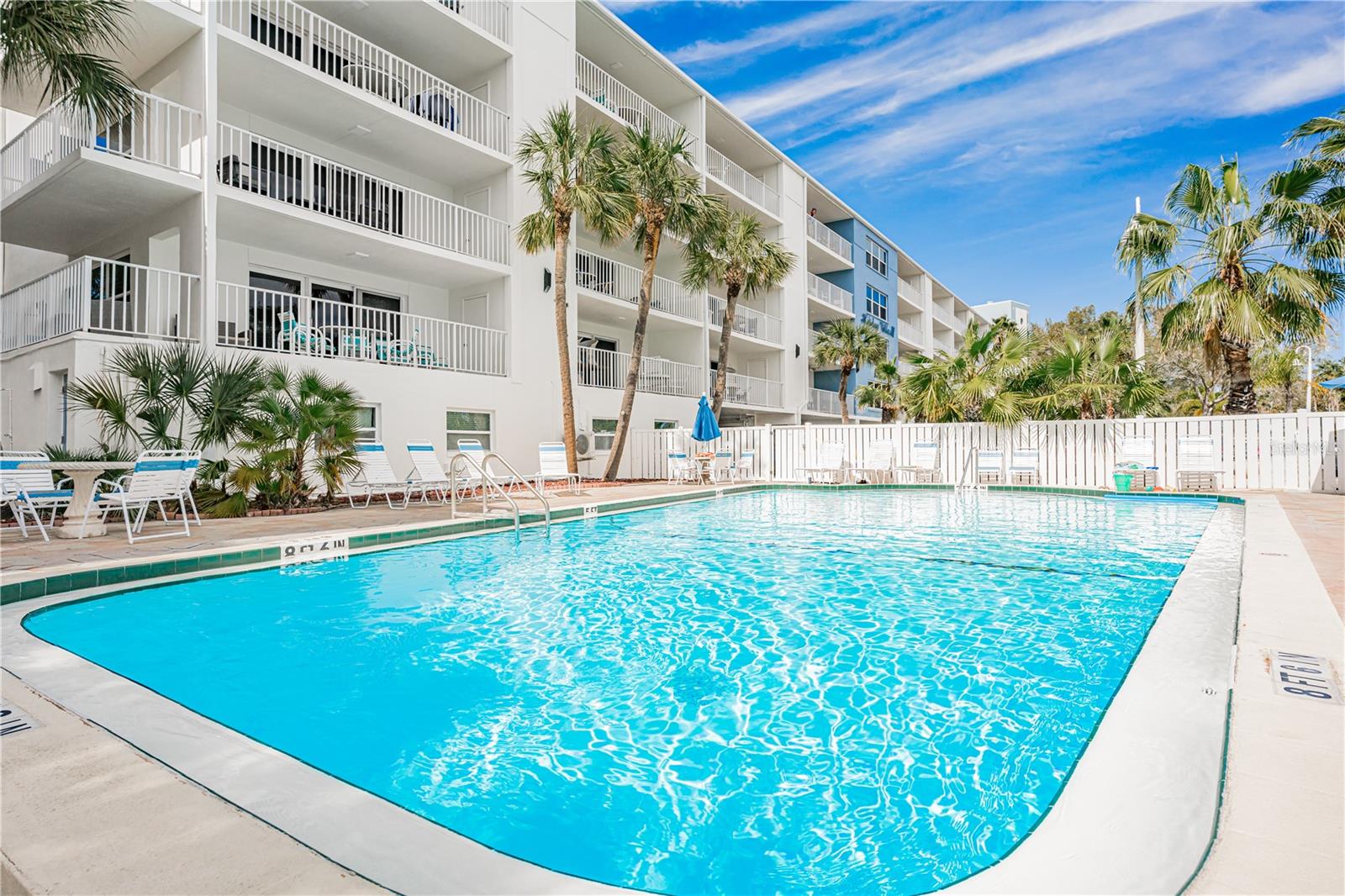 Image 42 of 59 For 19610 Gulf Boulevard 409