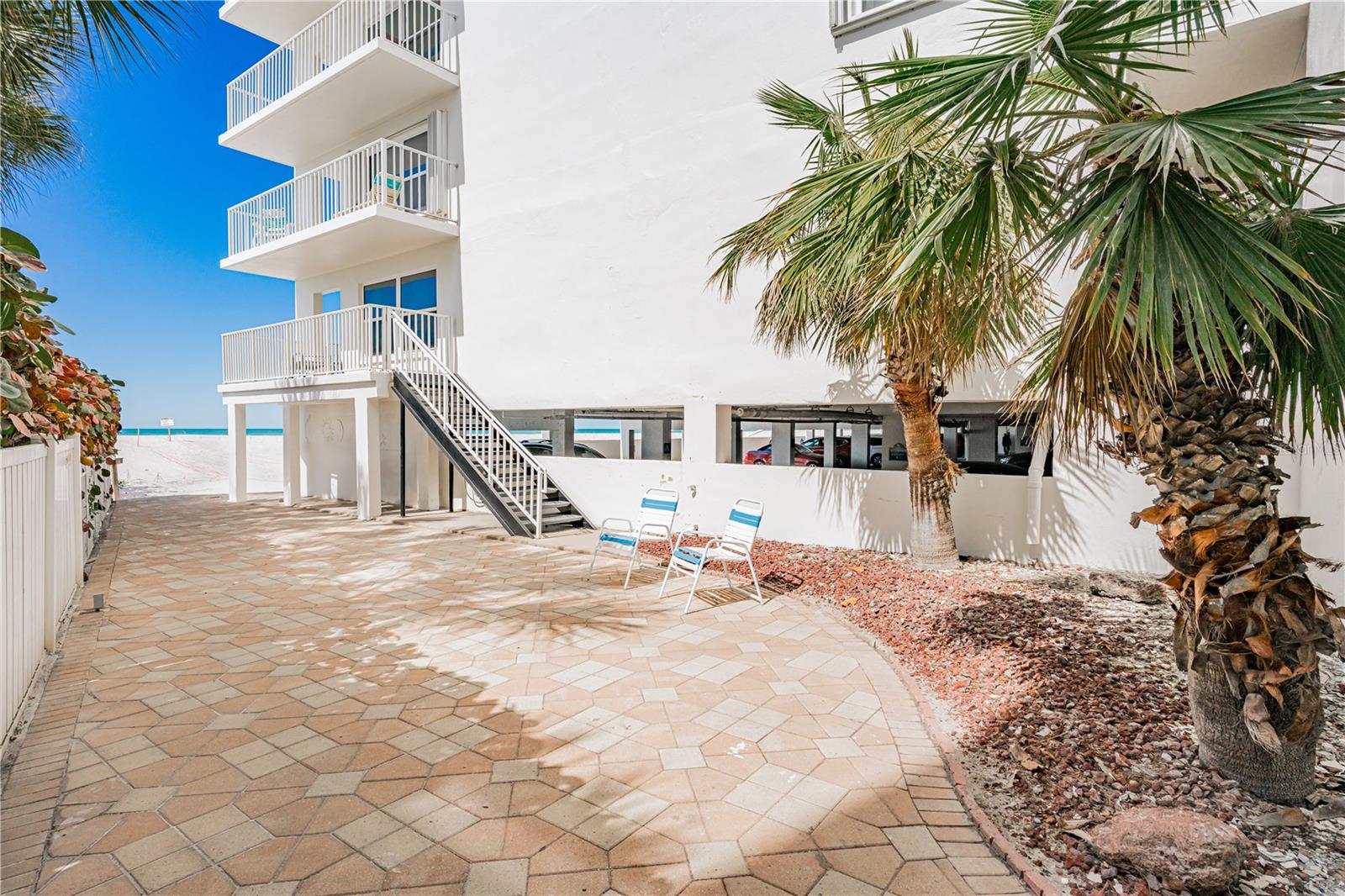 Image 43 of 59 For 19610 Gulf Boulevard 409