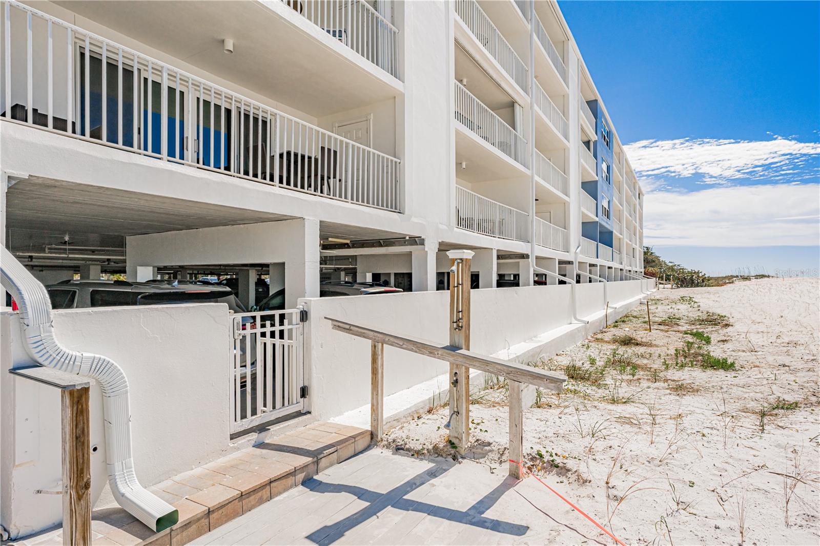 Image 52 of 59 For 19610 Gulf Boulevard 409