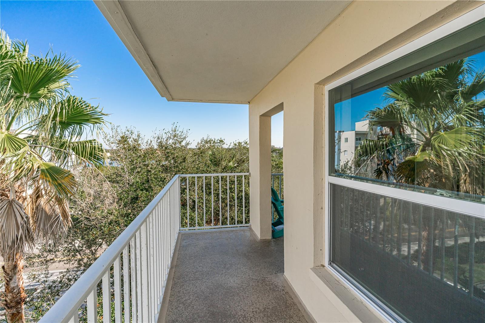 Image 8 of 59 For 19610 Gulf Boulevard 409