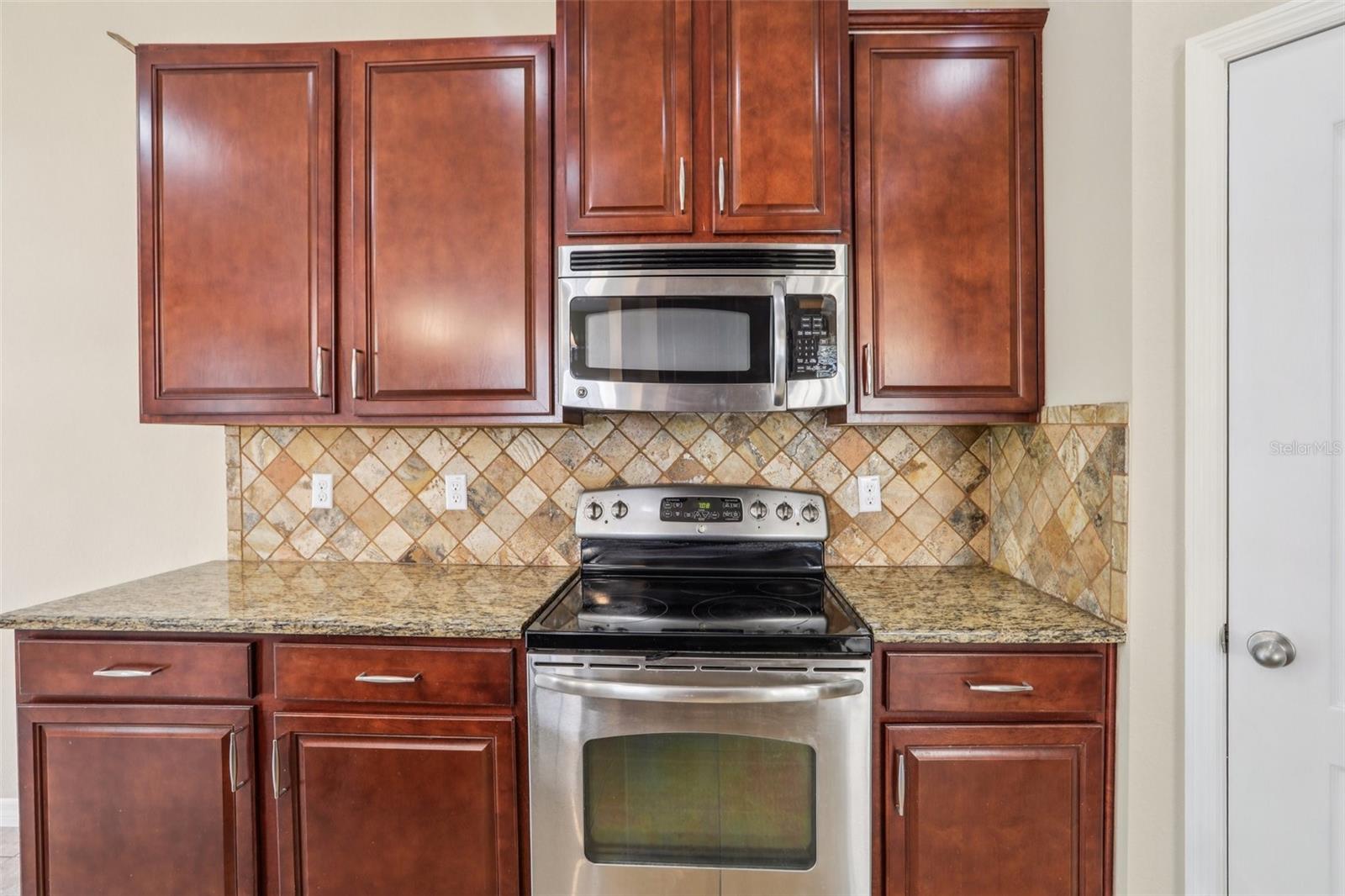 Image 14 of 27 For 5722 Kinglethill Drive