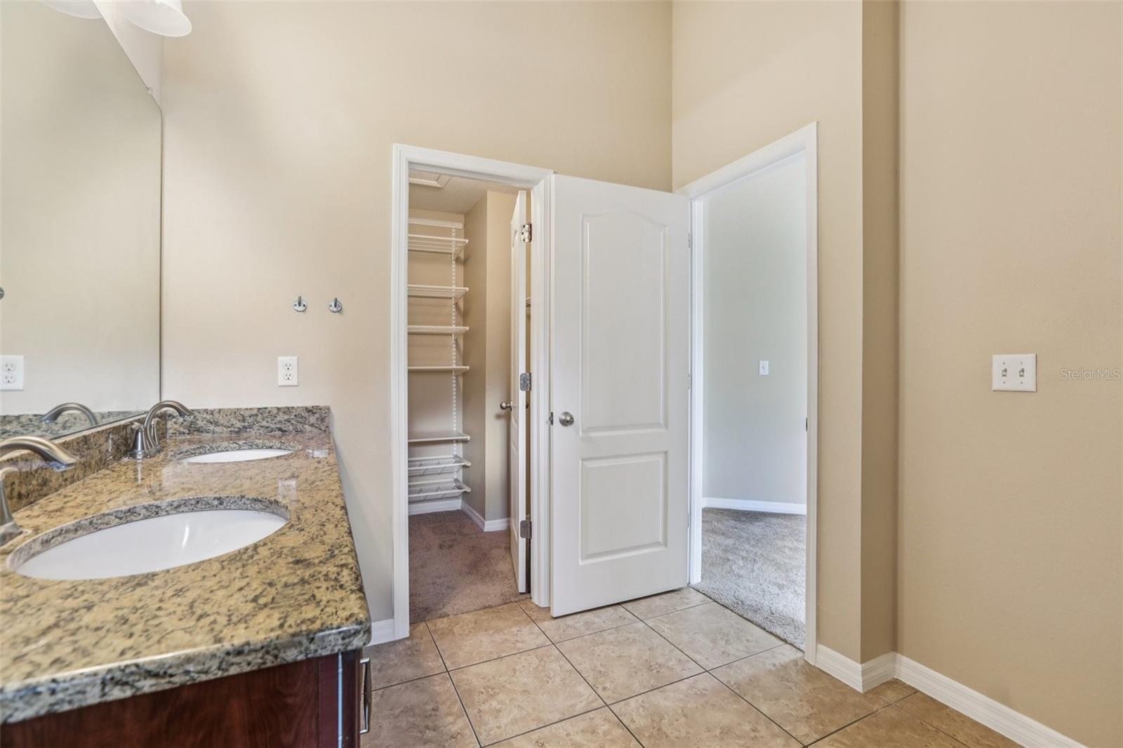 Image 23 of 27 For 5722 Kinglethill Drive