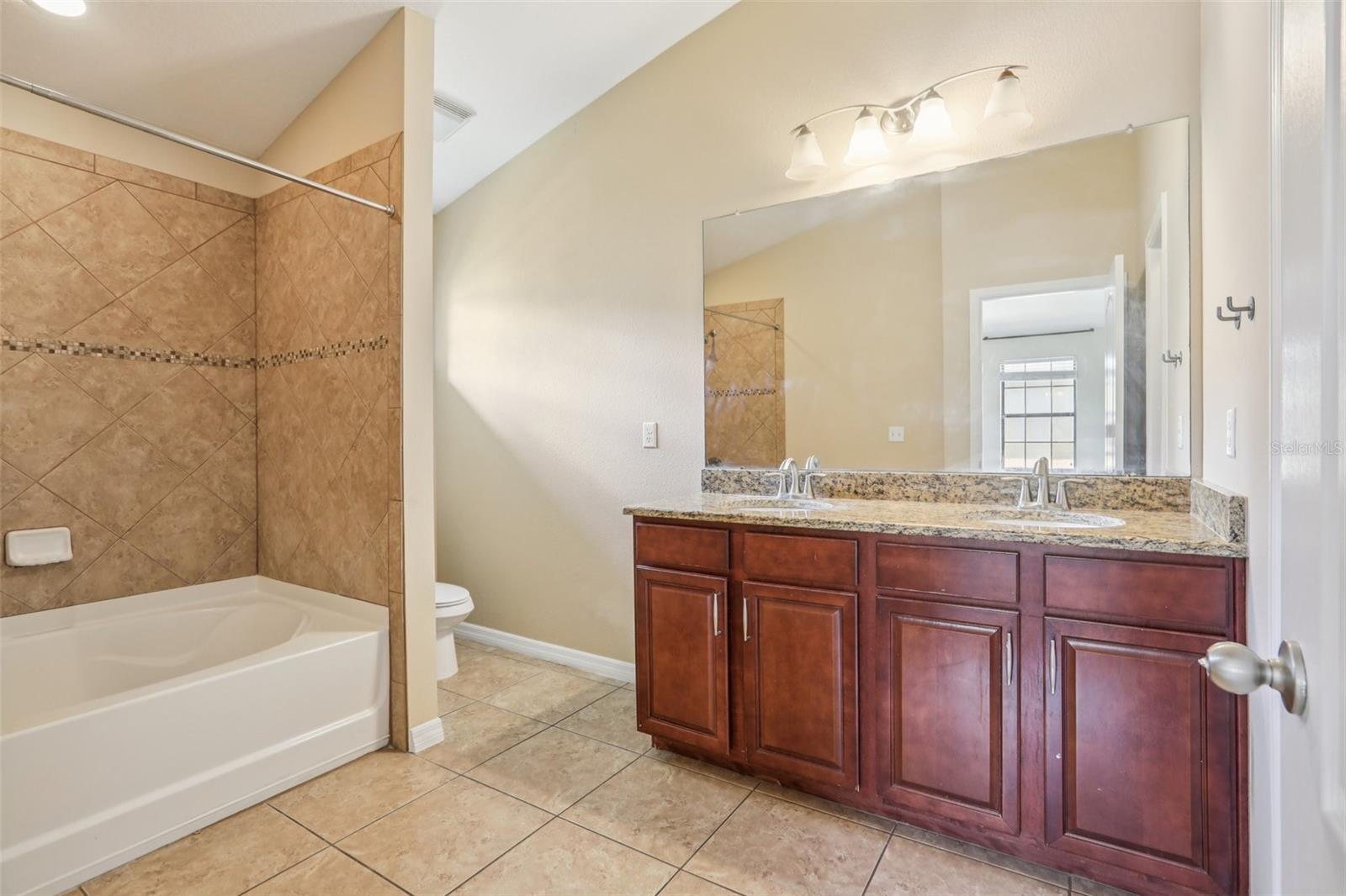 Image 7 of 27 For 5722 Kinglethill Drive