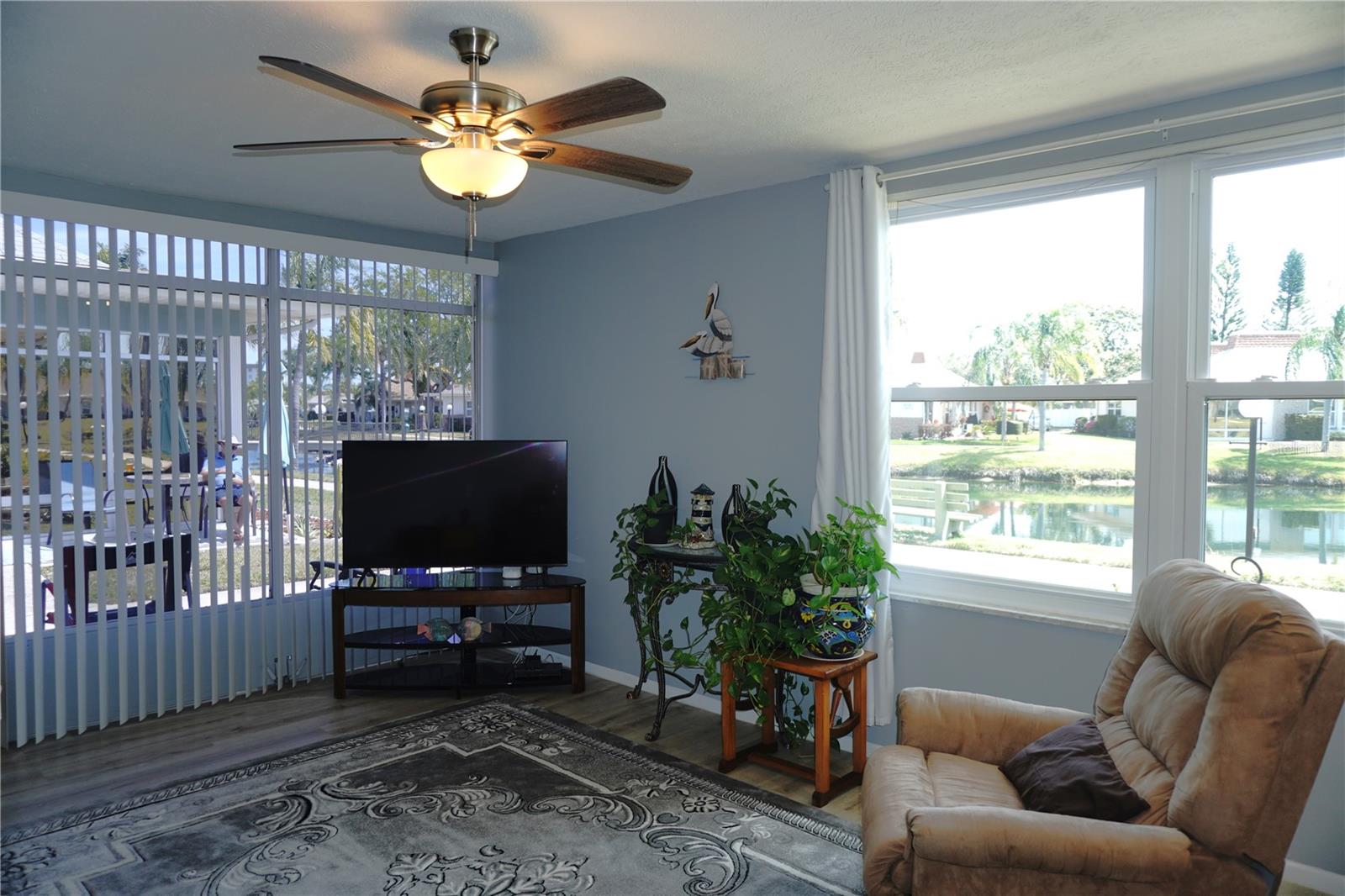 Listing photo id 1 for 4338 Tahitian Gardens Circle H