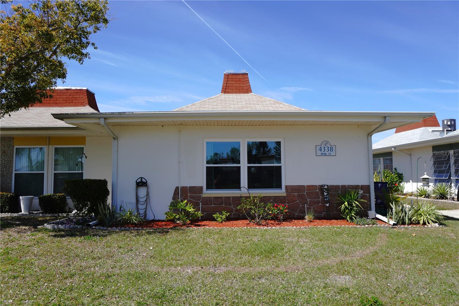 Listing photo id 4 for 4338 Tahitian Gardens Circle H