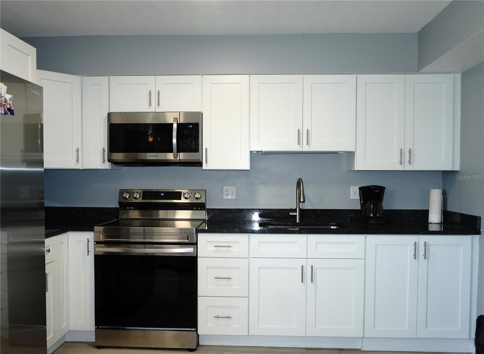 Listing photo id 6 for 4338 Tahitian Gardens Circle H