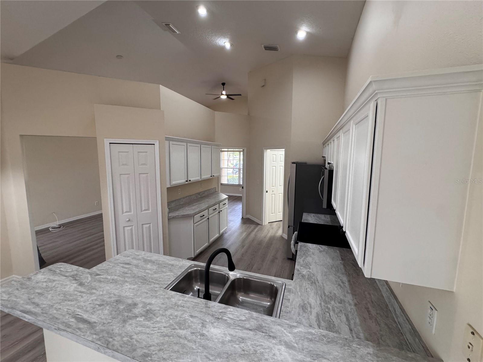 Image 10 of 35 For 340 Wood Chuck Avenue