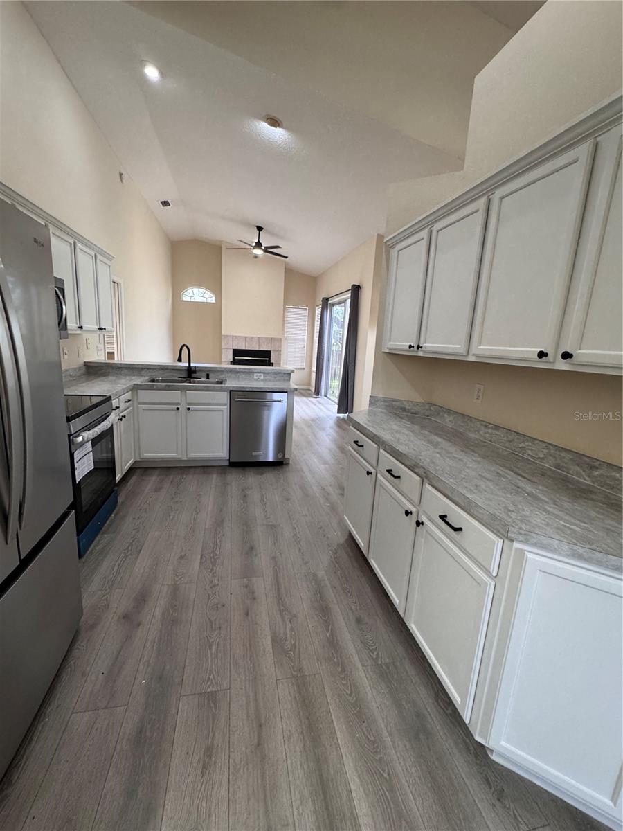 Image 7 of 35 For 340 Wood Chuck Avenue