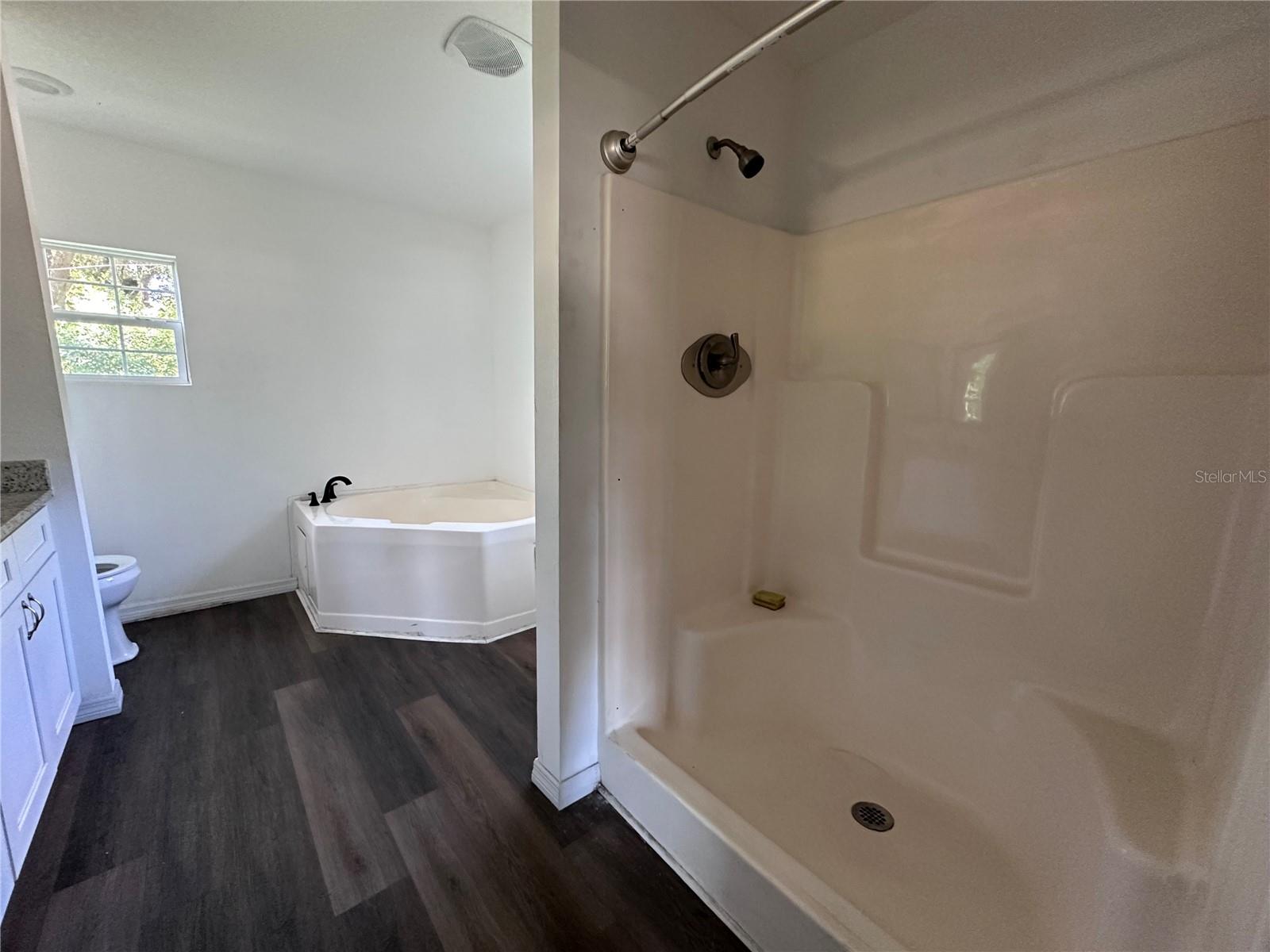 Image 9 of 24 For 5301 Royal Oak Drive