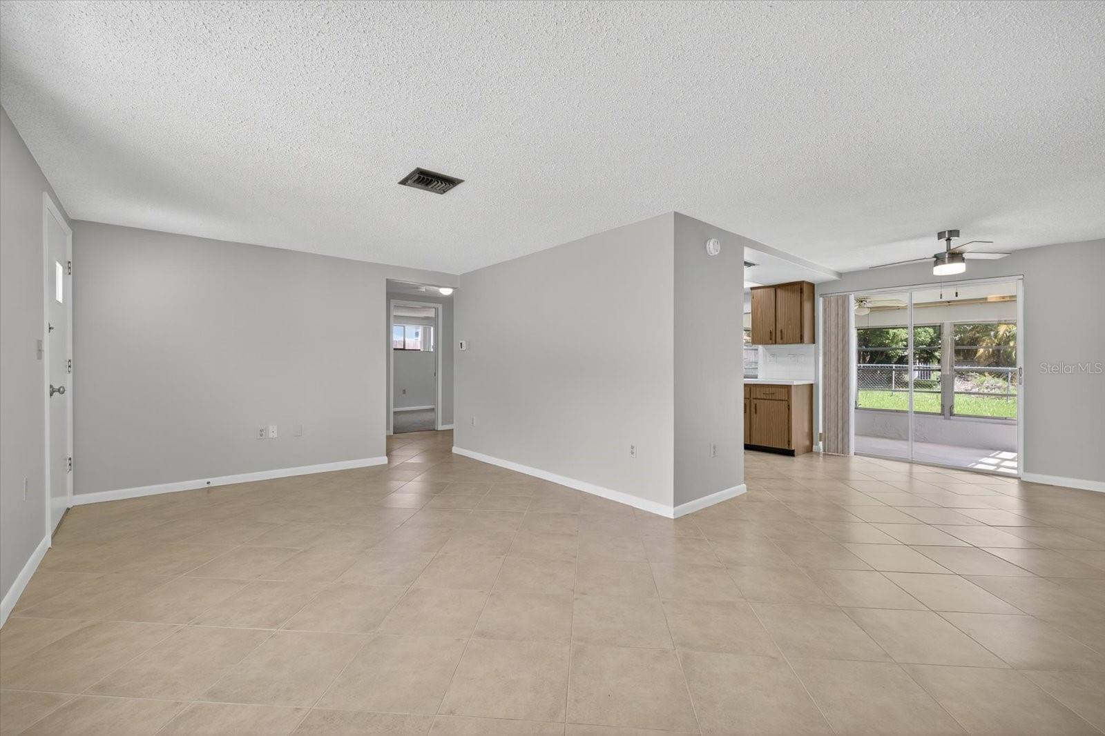 Image 10 of 35 For 7725 Summertree Lane