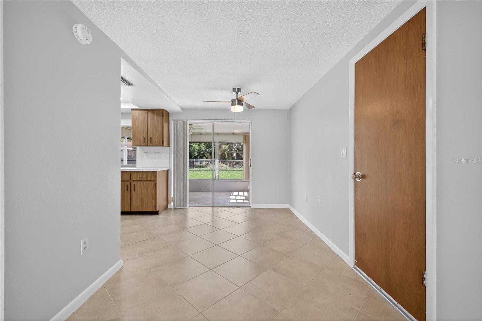 Image 11 of 35 For 7725 Summertree Lane