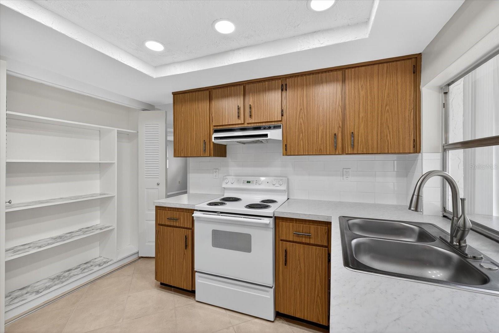 Image 15 of 35 For 7725 Summertree Lane