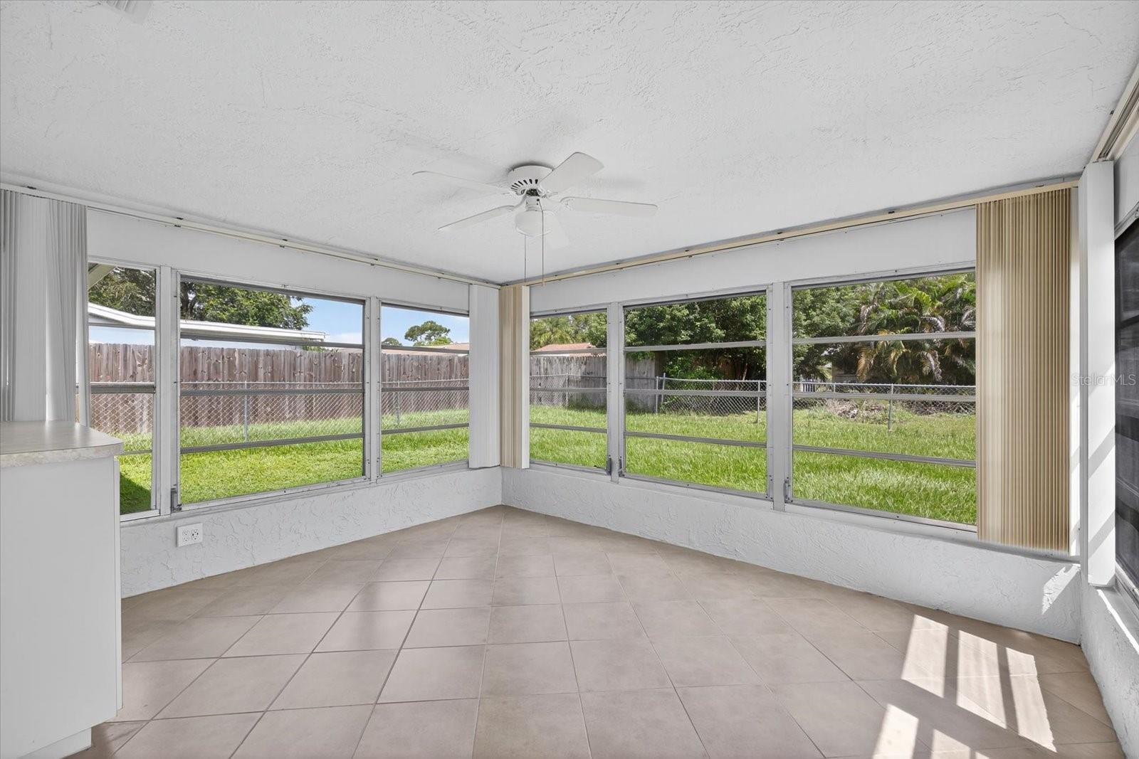 Image 30 of 35 For 7725 Summertree Lane