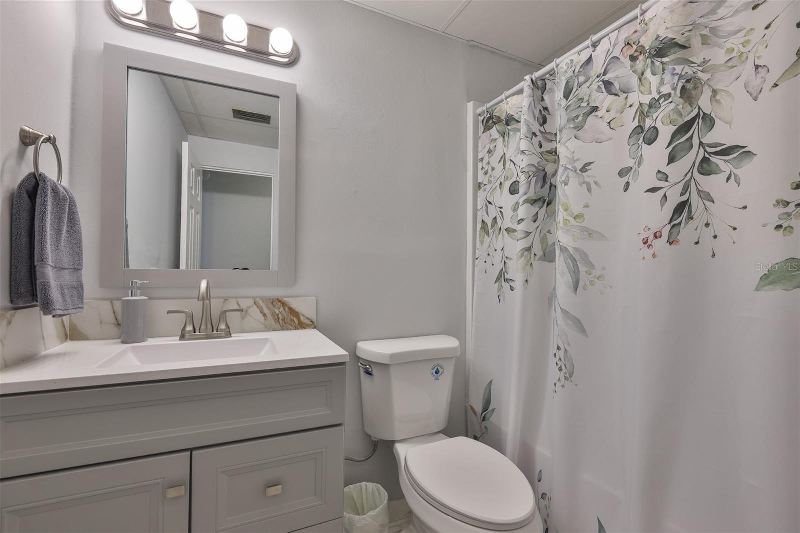 Image 23 of 42 For 812 White Heron Boulevard
