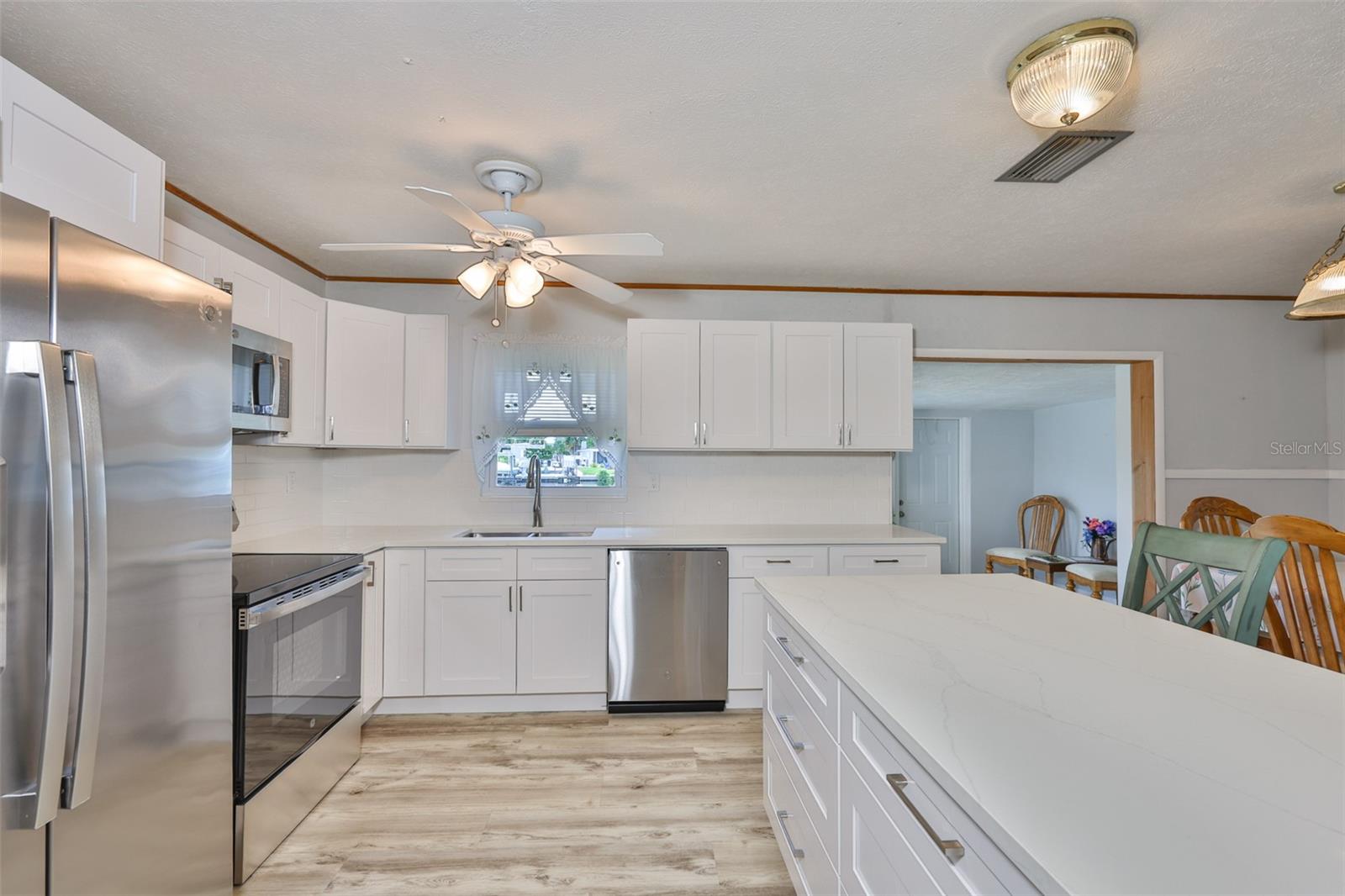 Image 9 of 42 For 812 White Heron Boulevard