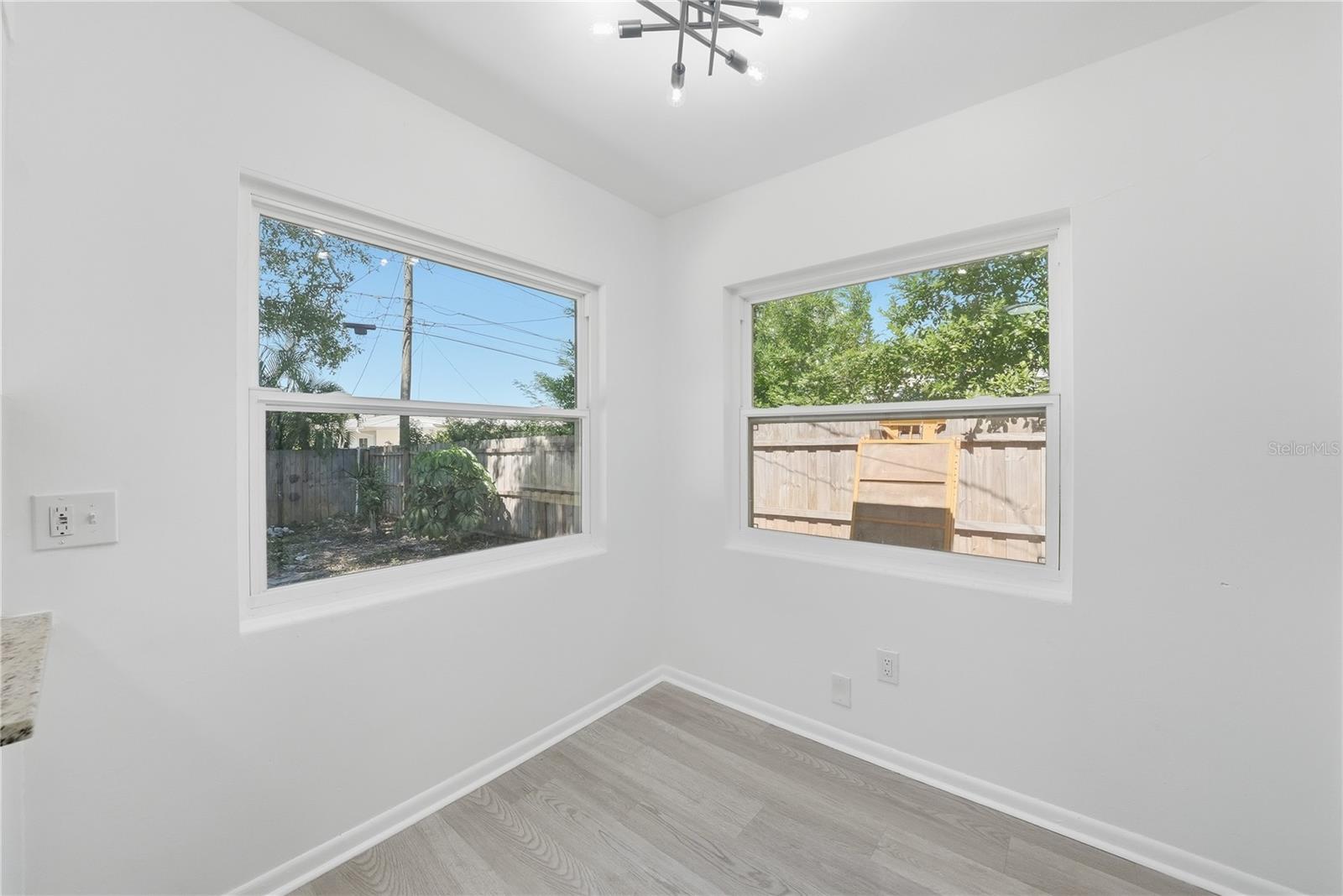 Image 18 of 35 For 1520 San Helen Drive