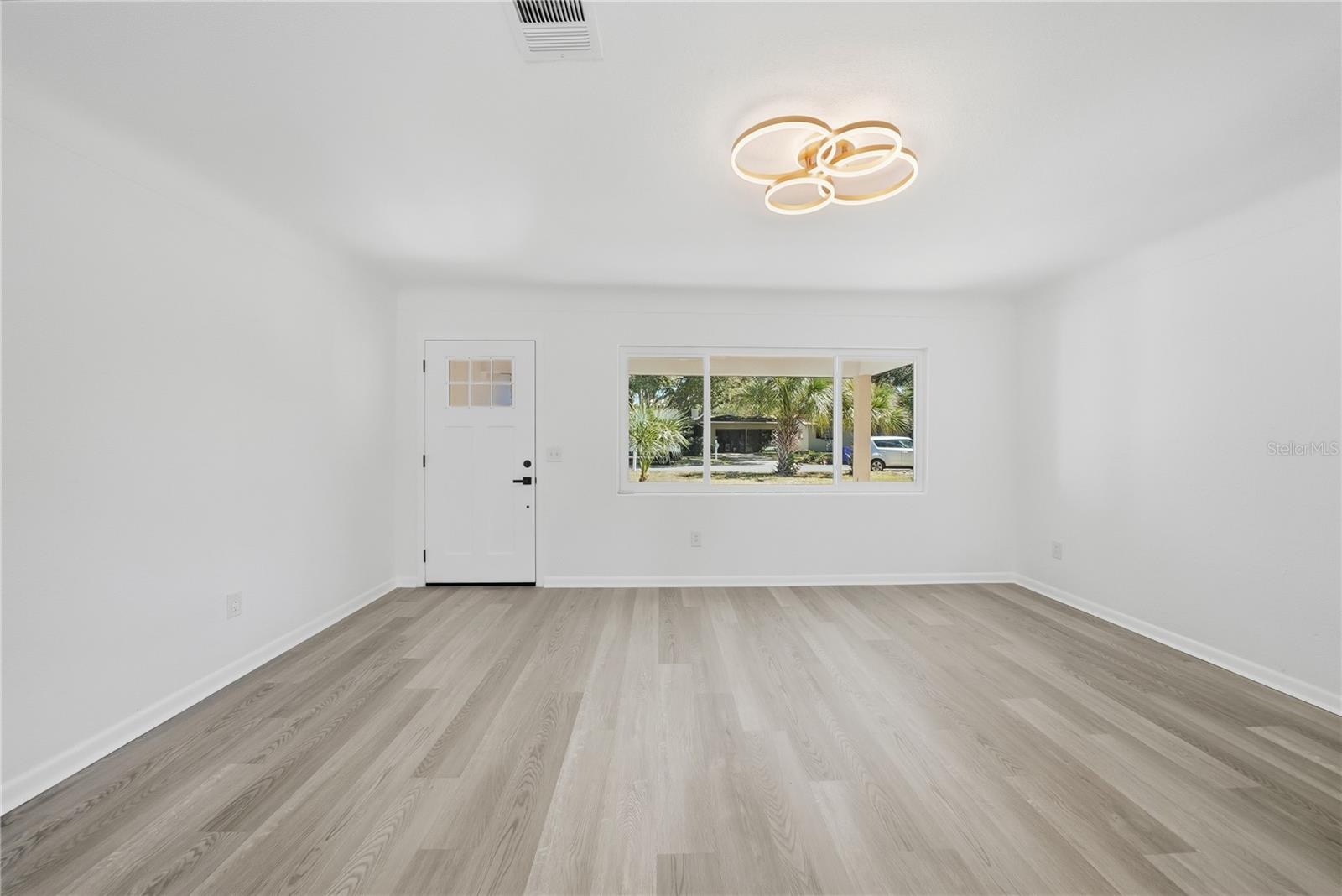 Image 3 of 35 For 1520 San Helen Drive