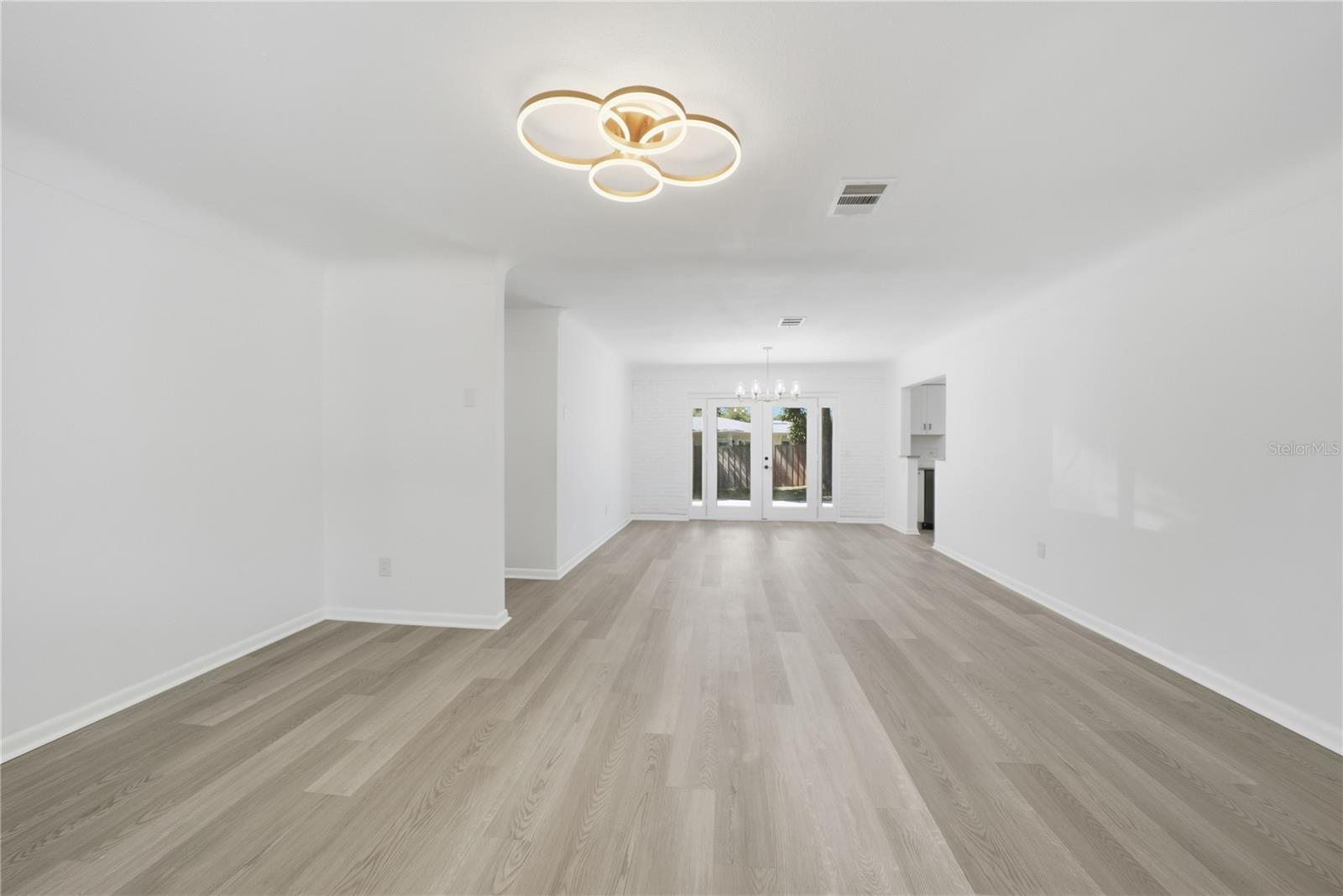 Image 5 of 35 For 1520 San Helen Drive