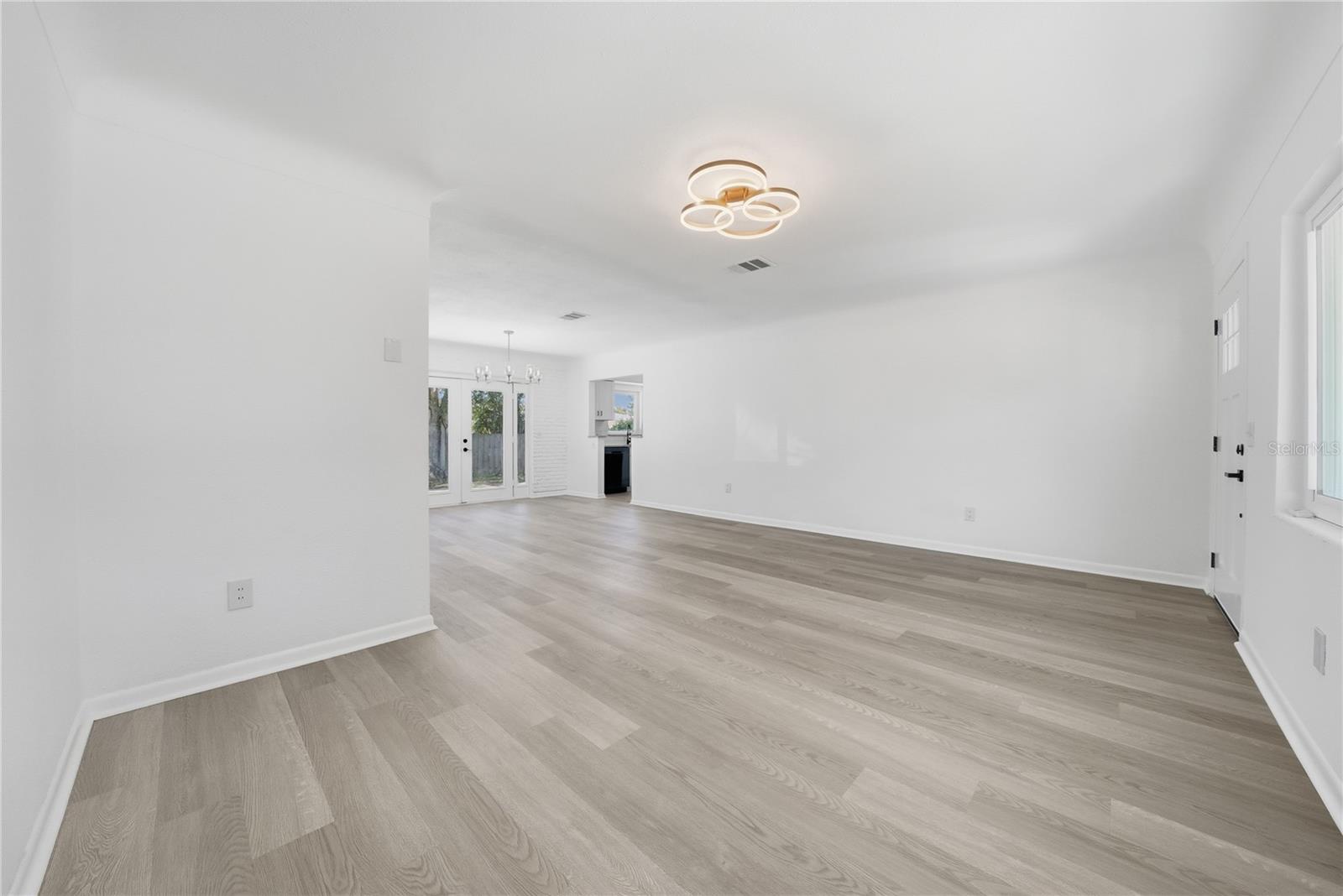 Image 6 of 35 For 1520 San Helen Drive