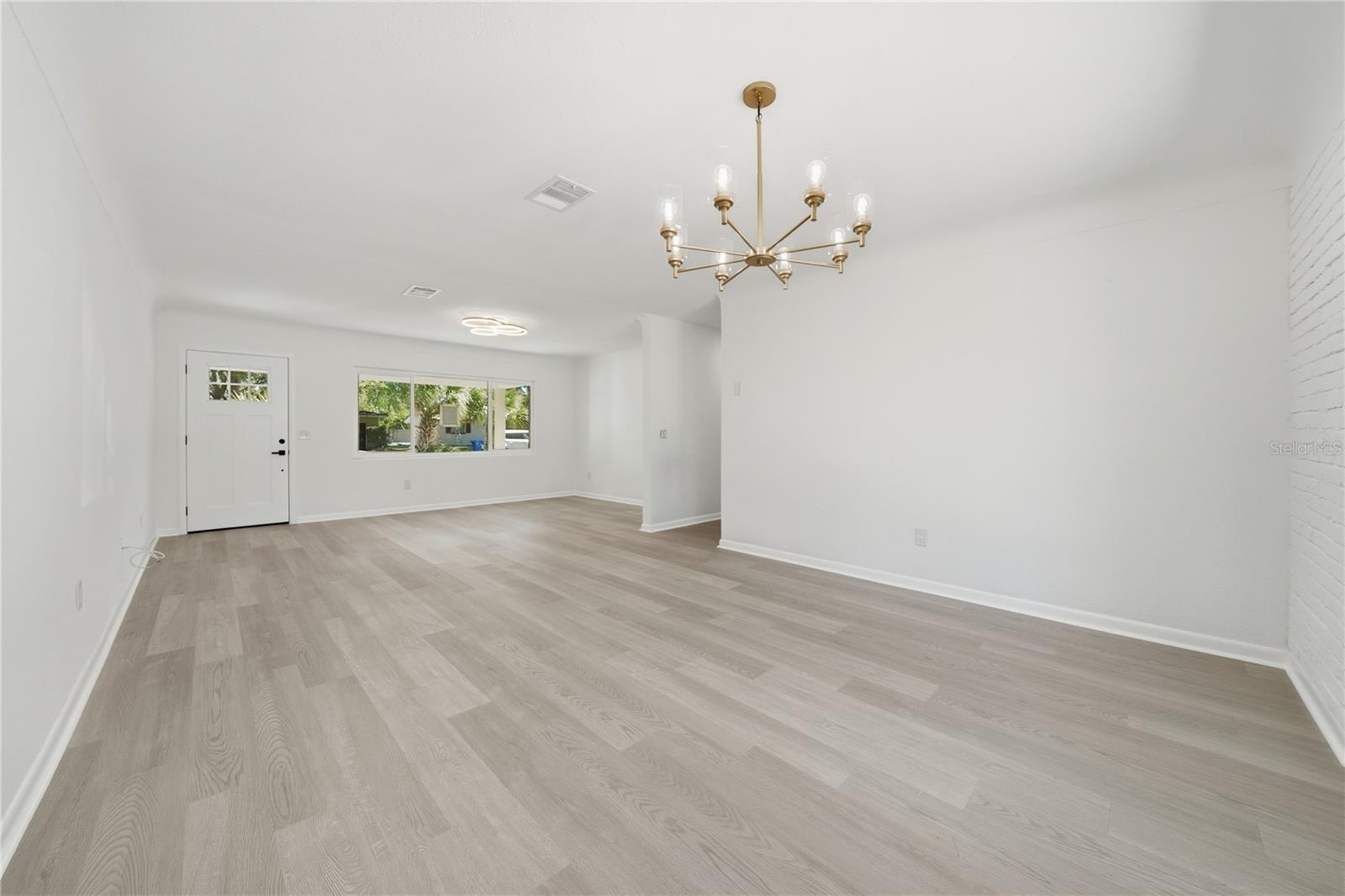 Image 8 of 35 For 1520 San Helen Drive