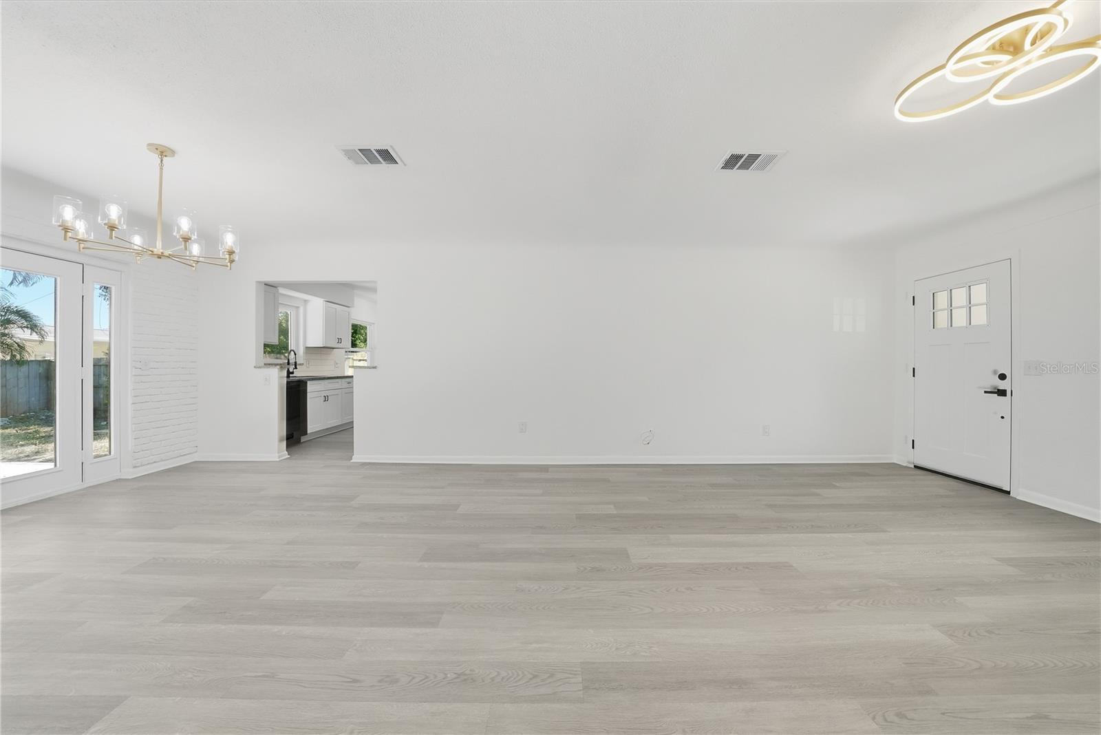 Image 9 of 35 For 1520 San Helen Drive