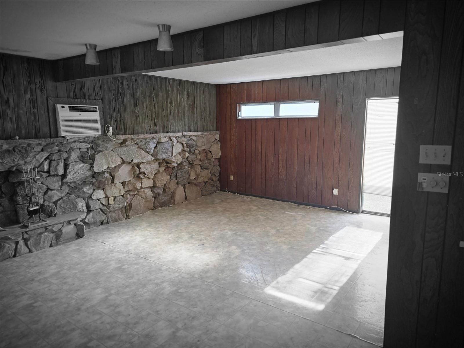 Image 11 of 14 For 4371 80th Avenue N