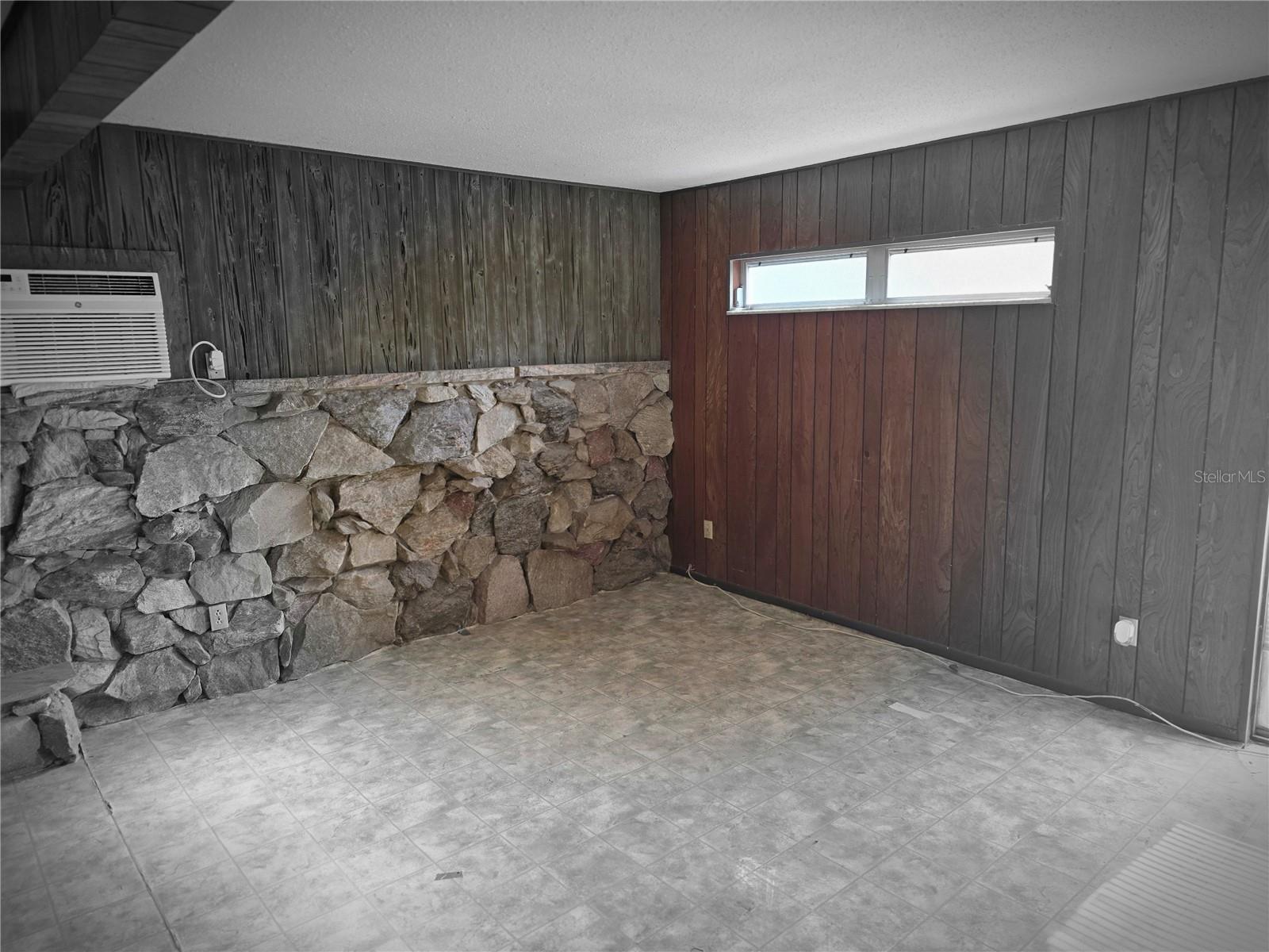 Image 3 of 14 For 4371 80th Avenue N