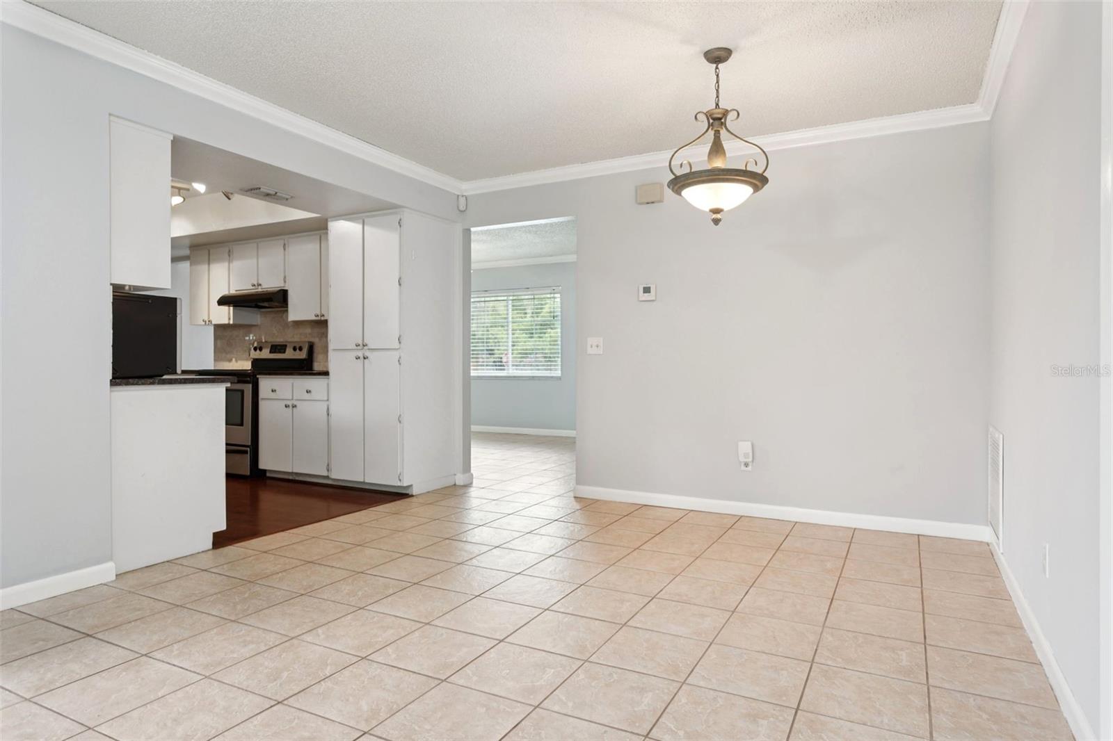 Image 10 of 29 For 616 King Louis Court
