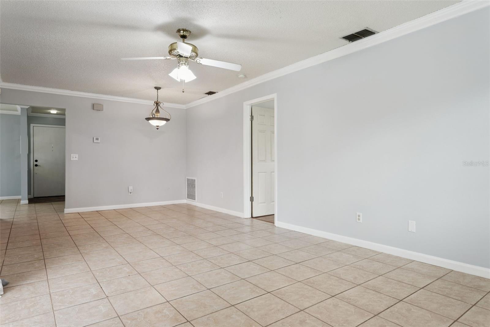 Image 11 of 29 For 616 King Louis Court