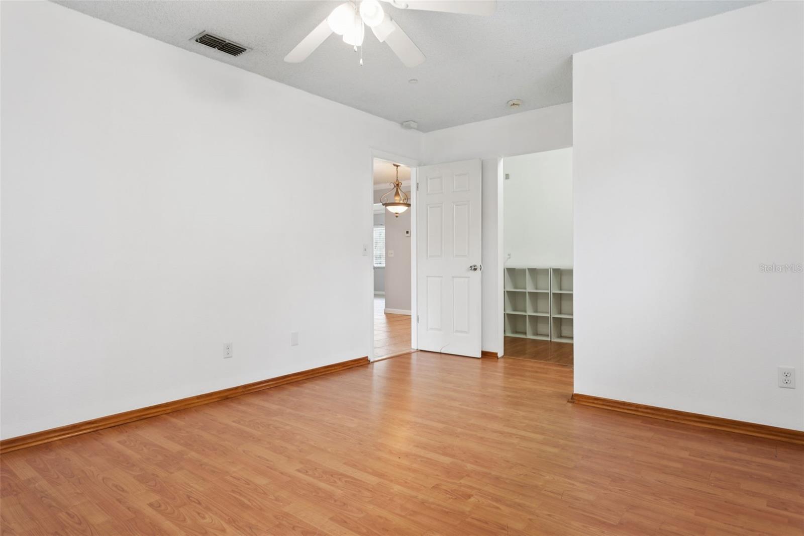 Image 16 of 29 For 616 King Louis Court