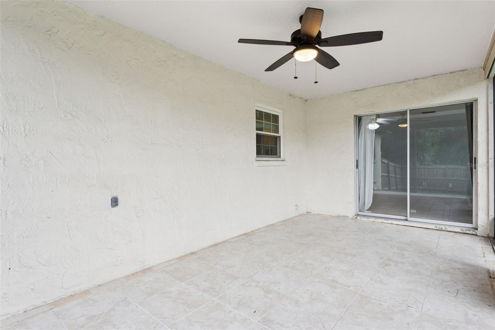Image 20 of 29 For 616 King Louis Court