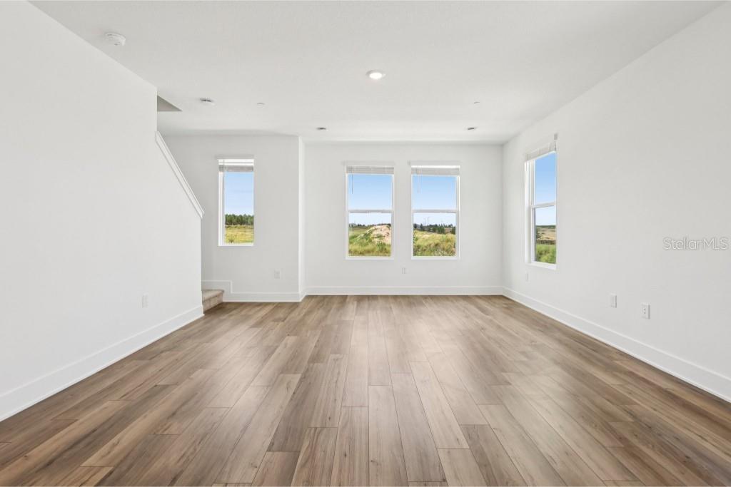 Image 12 of 40 For 15477 Hamlin Park Drive