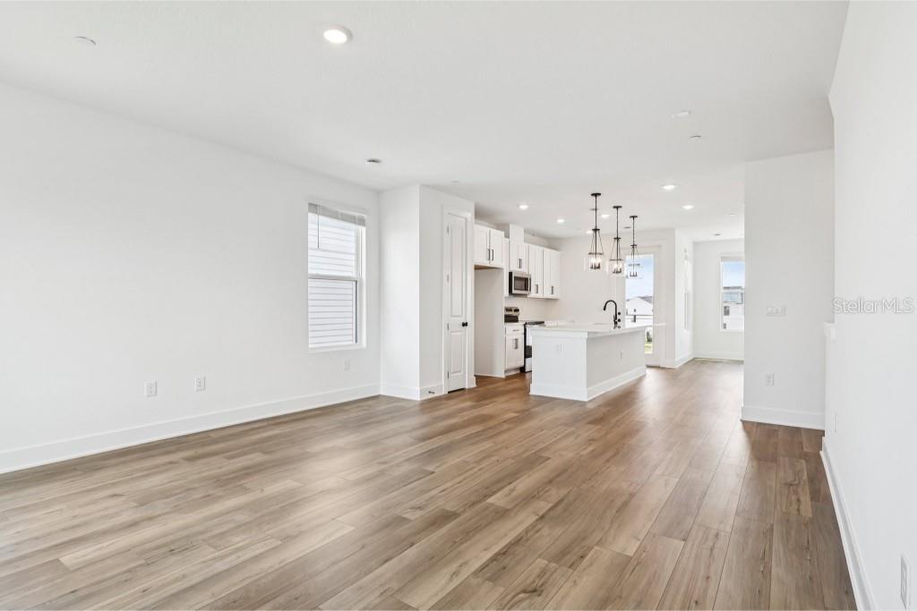 Image 14 of 40 For 15477 Hamlin Park Drive