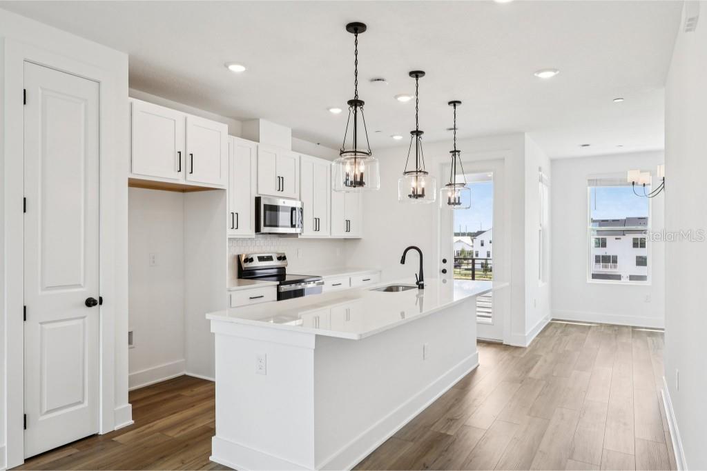 Image 18 of 40 For 15477 Hamlin Park Drive