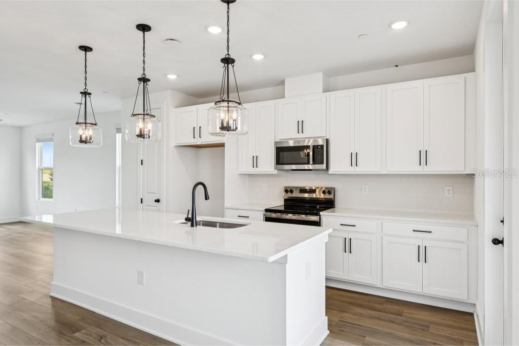 Image 19 of 40 For 15477 Hamlin Park Drive
