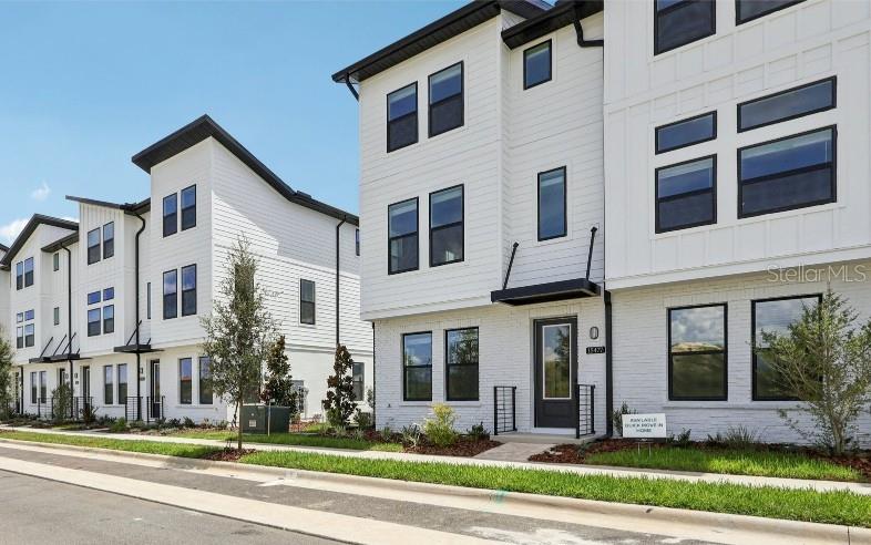 Image 2 of 40 For 15477 Hamlin Park Drive