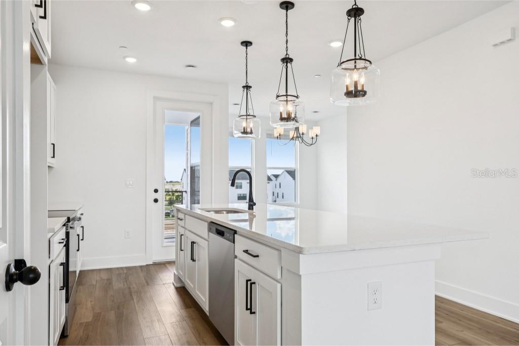 Image 21 of 40 For 15477 Hamlin Park Drive