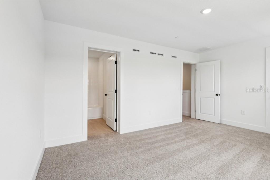 Image 28 of 40 For 15477 Hamlin Park Drive