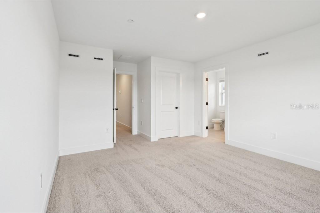Image 33 of 40 For 15477 Hamlin Park Drive