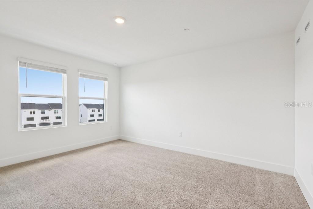 Image 34 of 40 For 15477 Hamlin Park Drive