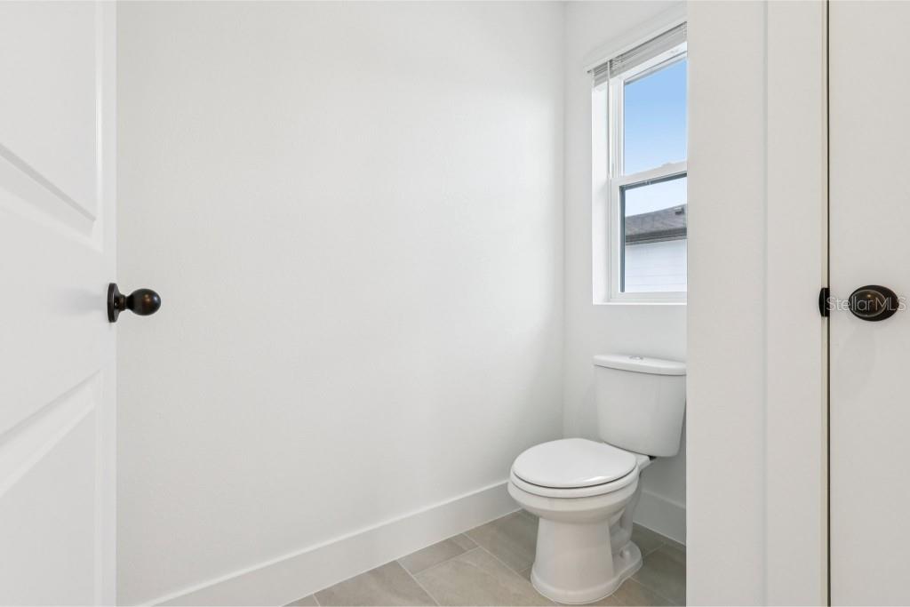 Image 37 of 40 For 15477 Hamlin Park Drive