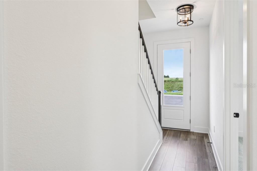 Image 6 of 40 For 15477 Hamlin Park Drive