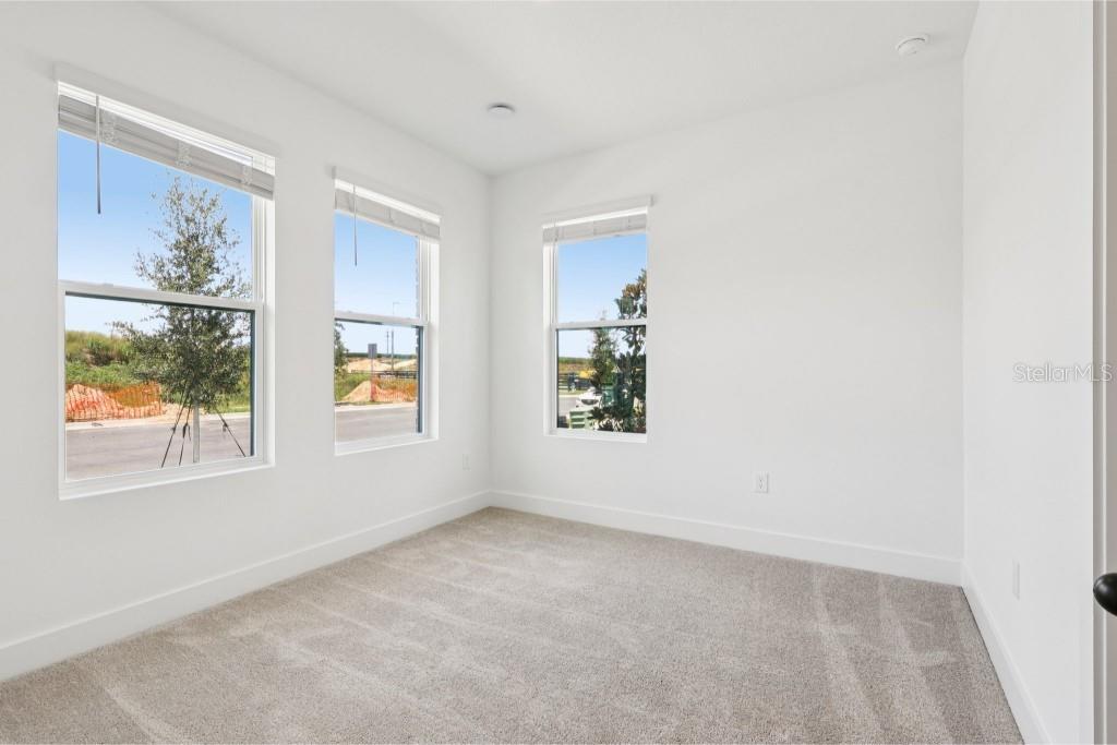 Image 7 of 40 For 15477 Hamlin Park Drive