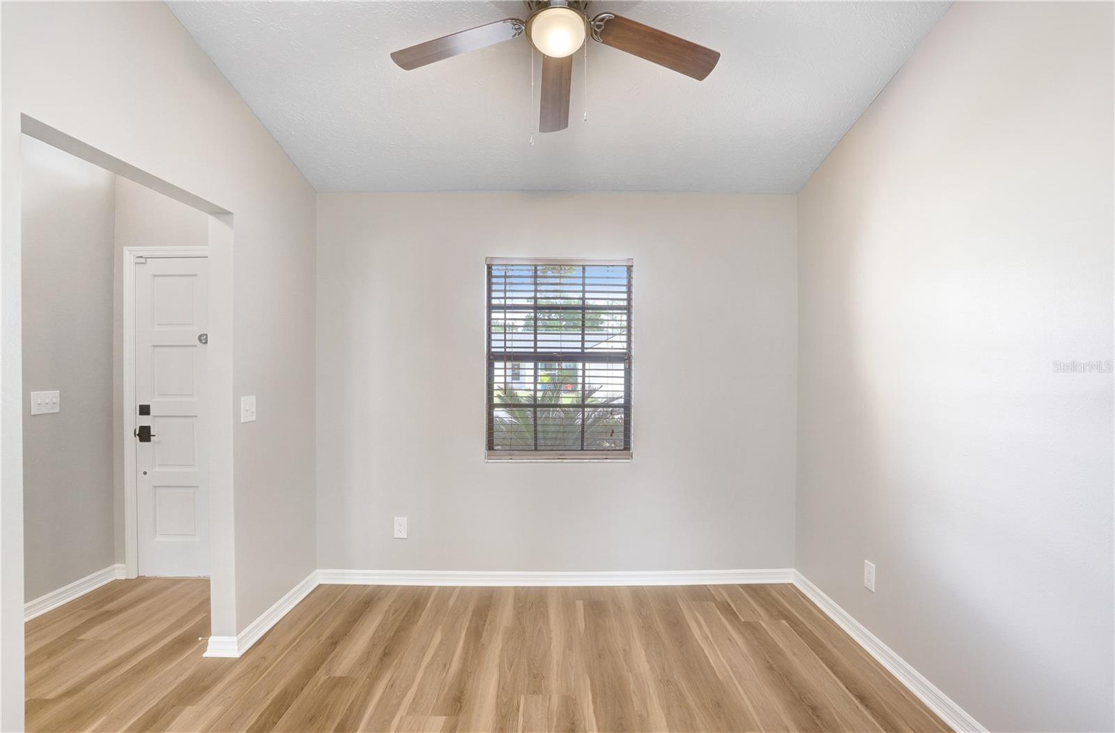 Image 10 of 39 For 4925 Ivy Glen Place