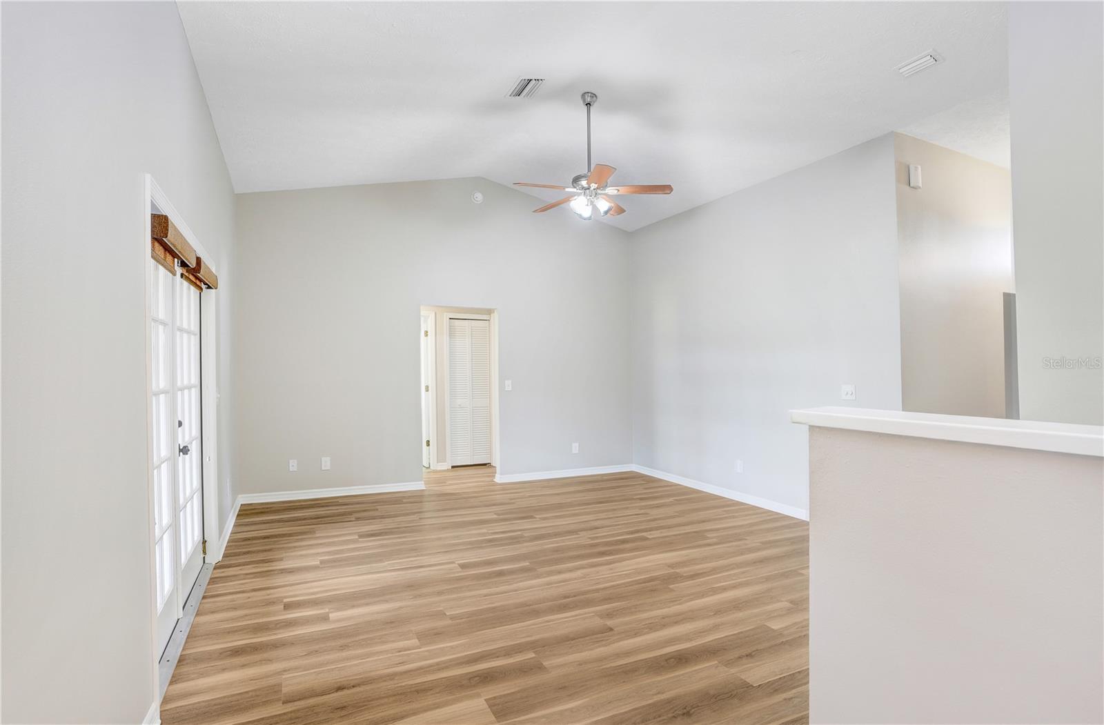 Image 16 of 39 For 4925 Ivy Glen Place