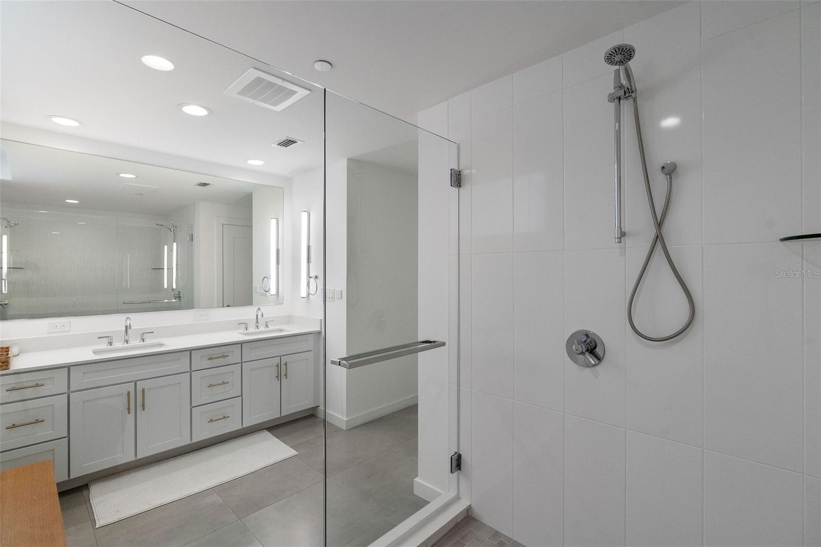 Image 33 of 42 For 900 Osceola Avenue 601