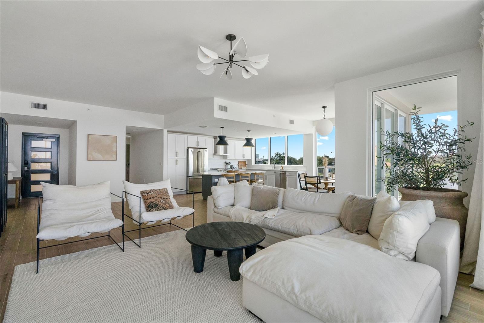 Image 5 of 42 For 900 Osceola Avenue 601