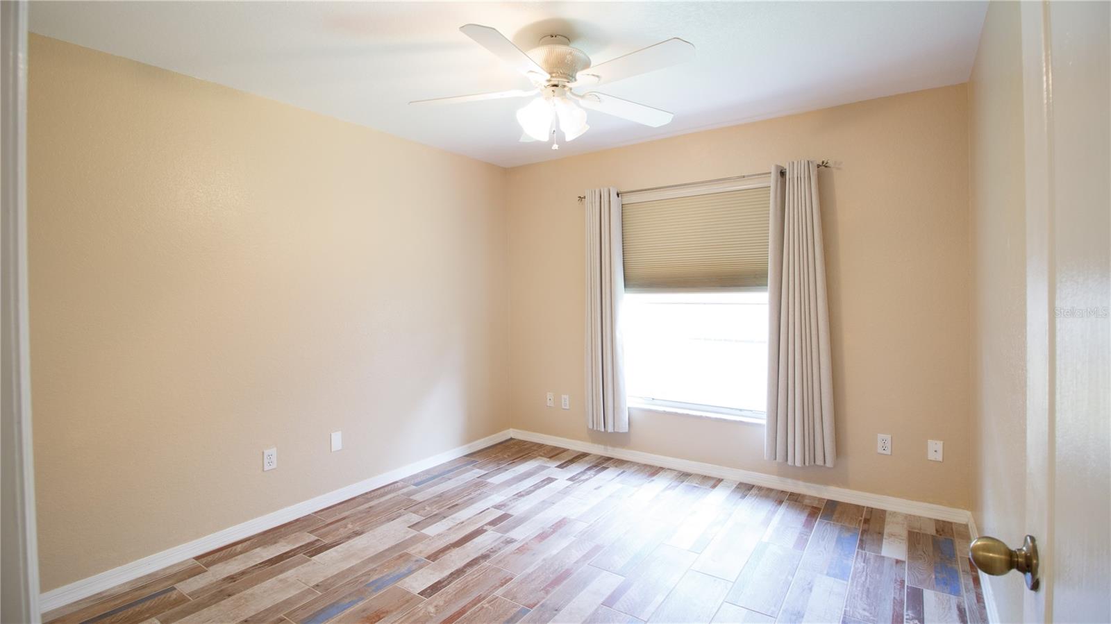 Image 15 of 38 For 12744 Pineforest Way E
